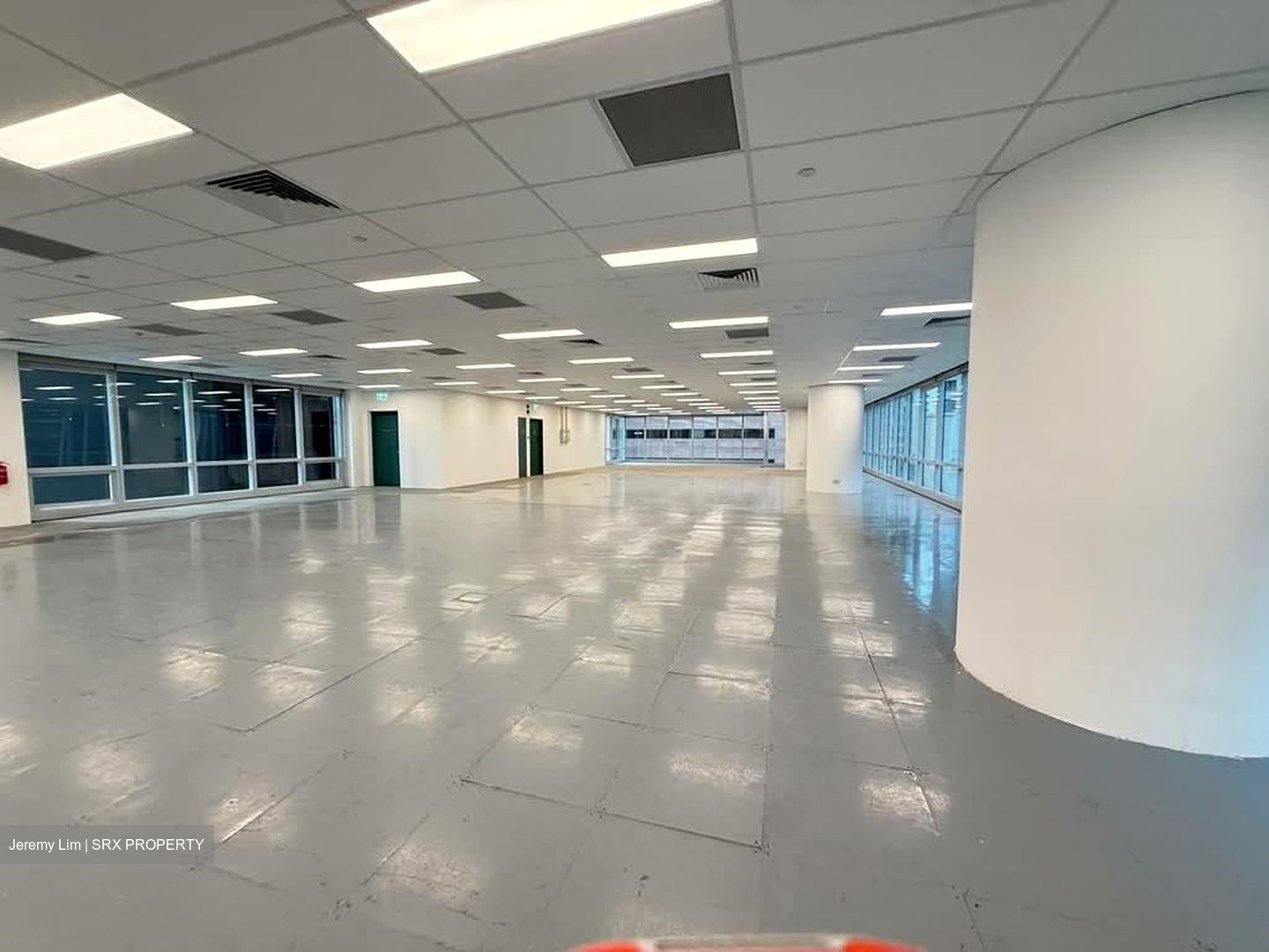 Bank Of Singapore Centre (D1), Office #554603891